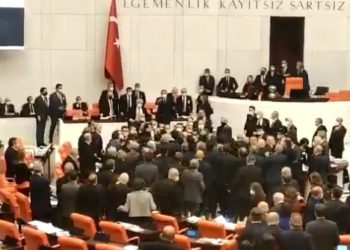 Erdoğan’a sınırsız yetki veren önergeye muhalefetten tepki: Meclisi kapatıp gidelim daha iyi