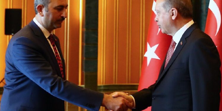 Erdoğan’dan Bakan Gül’e: ‘‘Delil yoksa neden tutukladınız?’’