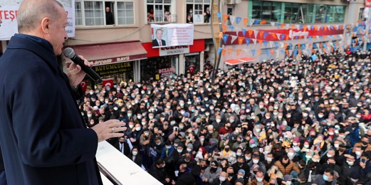 Erdoğan’dan İmamoğlu’na: ‘Kar umurunda değil, balıkçıya kafayı bulmaya gidiyor’