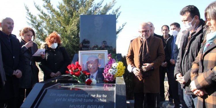 Eski HADEP Genel Başkanı Murat Bozlak mezarı başında anıldı