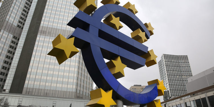 Euro 20. yaş gününü kutluyor