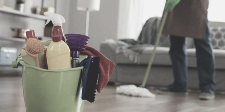 Ev temizliği için çağırdığı kadına cinsel saldırıda bulundu, cep telefonuna el koydu