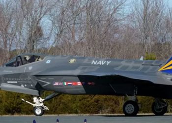 F35-C: ABD, deniz dibindeki savaş uçağının enkazına Çin'den önce ulaşmaya çalışıyor