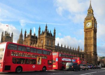 Faiz kararı ne olacak? İngiltere'de enflasyon 30 yılın zirvesinde