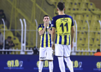 Fenerbahçe 2021'i de kupasız kapattı: 56 maçta takımın başında 4 farklı teknik adam vardı