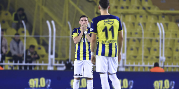 Fenerbahçe 2021'i de kupasız kapattı: 56 maçta takımın başında 4 farklı teknik adam vardı