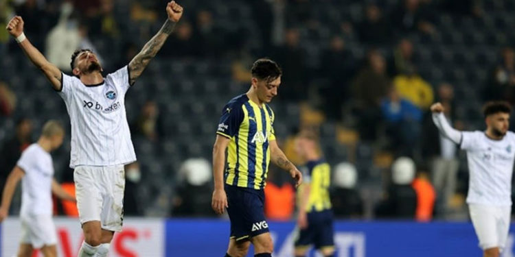 Fenerbahçe, ligin ikinci yarısına kötü başladı