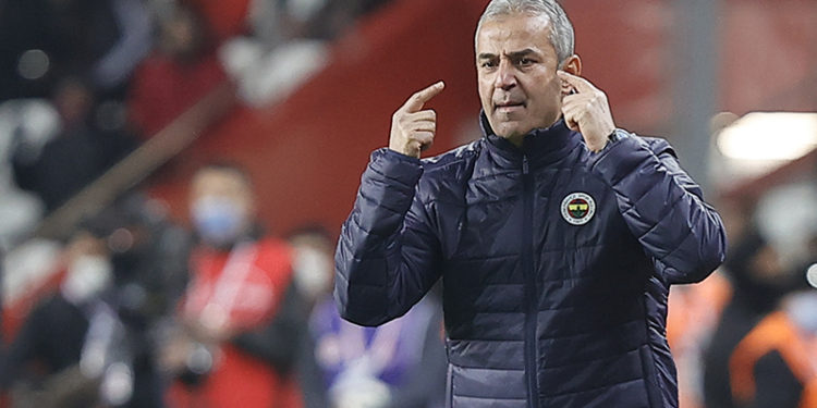 Fenerbahçe teknik direktörü İsmail Kartal: Oyunumuz da takım da gelişecek