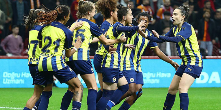 Fenerbahçe'de 12 pozitif vaka
