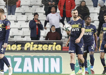 Fenerbahçe'nin Sivasspor maçı ilk 11'i belli oldu