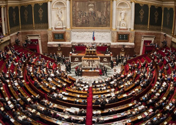 Fransa Meclisi, Çin'in Uygurlara yönelik uygulamalarını 'soykırım' olarak tanıdı