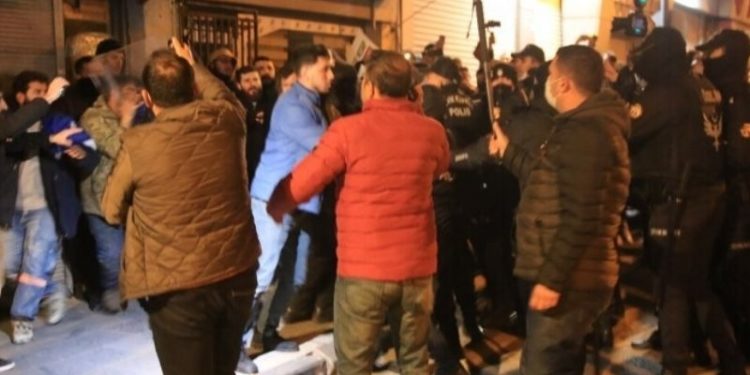 Furkan Vakfı üyelerine plastik mermiyle müdahale