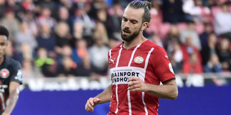 "Futbola sevgim azaldı" dedi, 30 yaşında kariyerini noktaladı!