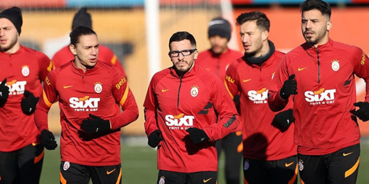 Galatasaray'da Omar Elabdellaoui takımla birlikte çalıştı