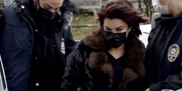 Gazeteci Sedef Kabaş'ın tutukluluğuna yapılan itiraz reddedildi