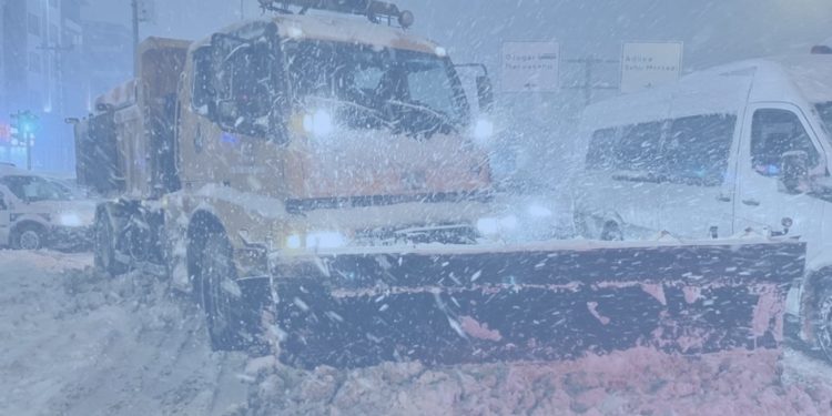 Gaziantep’te kar yağışı nedeniyle il dışına araç çıkışı durduruldu