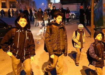 Geri adım yok: Öğrenciler karanlıkta okula gitmeye devam edecek