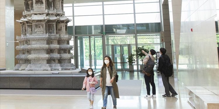 Güney Kore'de Covid kısıtlamaları uzatıldı