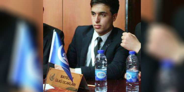 HDP İlçe başkanlığına saldıran Eren Sütçü’nün Ülkü Ocakları’nda fotoğrafı çıktı