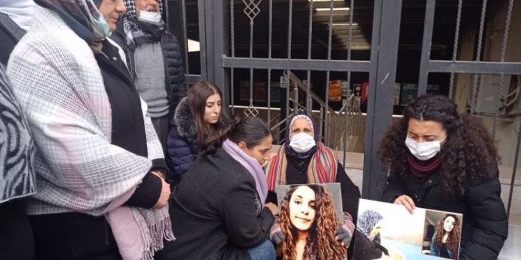 HDP'li vekillerden Adalet Nöbeti’ndeki Gülistan Doku'nun ailesine ziyaret