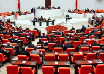 HDP’nin tarikat veya cemaat kontrolündeki özel yurtlarda yaşanan sorunların araştırılması önergesi AKP ve MHP oylarıyla reddedildi