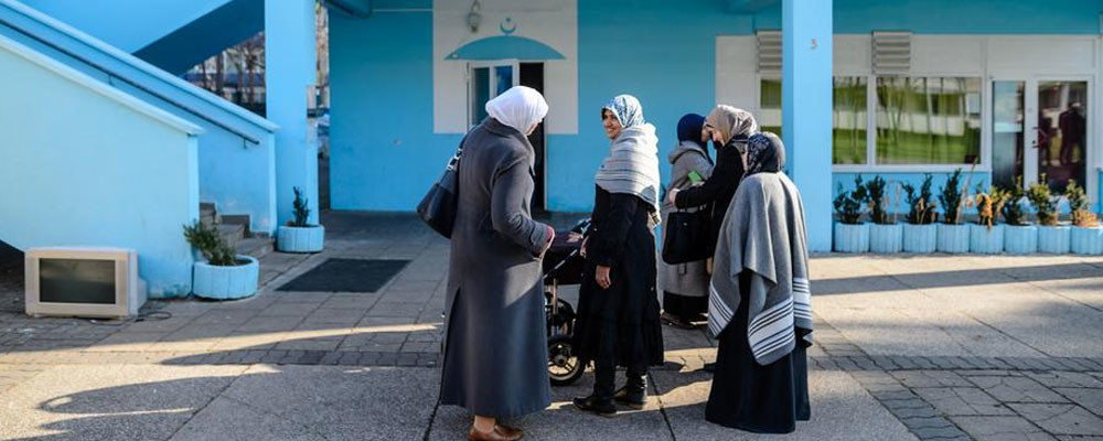 Halle'de camiye pompalı tüfekle ateş açıldı