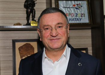 Hatayspor Onursal Başkanı Lütfü Savaş: Galatasaray çok iyi pozisyonda değil, bence denk kuvvetlerin maçı olacak