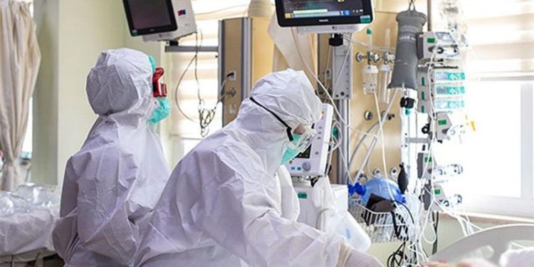 Hekimler, Bilim Kurulu'na tepki gösterdi: Sonucu sürü hasarı politikası olur