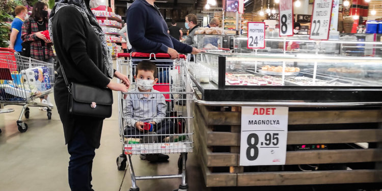 Hiç zam gelmese bile 2022’de tek haneli enflasyon mümkün değil