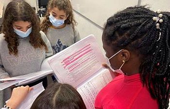 Hükümetin Covid önlemleri okullarda kaosa neden oldu; Fransa'da öğretmenler grev yapıyor