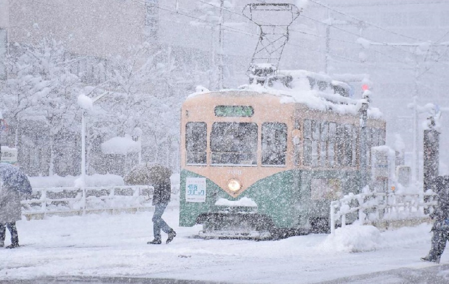 Japonya’da yoğun kar yağışının bilançosu ağırlaştı