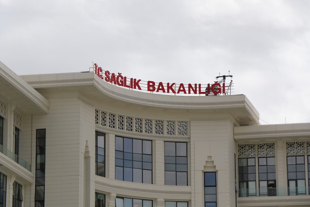 KHK’lı doktor Sağlık Bakanlığı’nın kapısından alınmadı