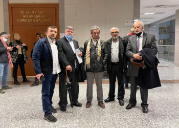 KHK ile kapatılan Zaman gazetesinin eski yazarları yeniden mahkemede