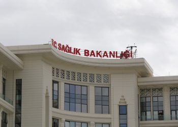 KHK’lı doktor Sağlık Bakanlığı’nın kapısından alınmadı