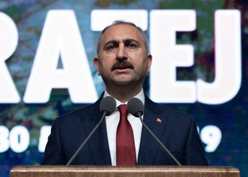 Kabaş’ın avukatından Adalet Bakanı Gül’e suç duyurusu