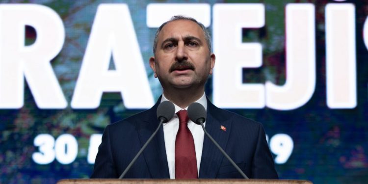 Kabaş’ın avukatından Adalet Bakanı Gül’e suç duyurusu