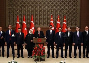 Kabineye bakan dayanmıyor; yılda ortalama 2 bakanın görevine son verildi