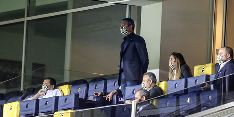 Kadıköy'de "Ali Koç istifa" sesleri