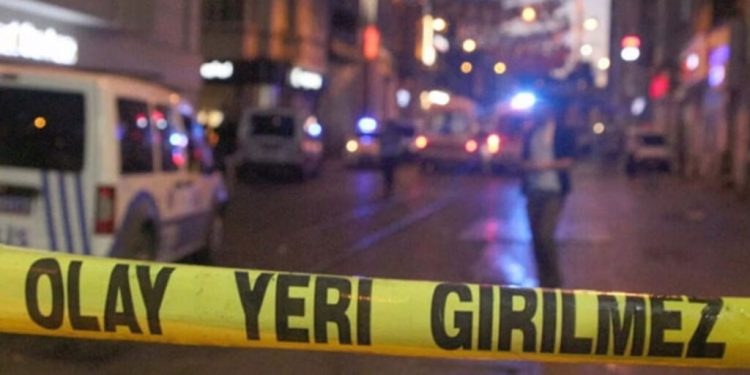 Kadın cinayeti: Genç kadını ve annesini yemek sofrasında öldürdü