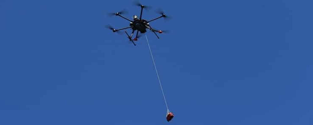 Kalbi duran adam drone’la yollanan cihaz sayesinde kurtarıldı