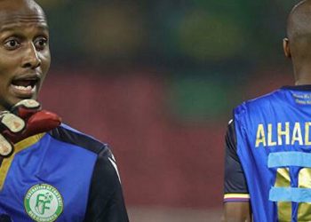 Kamerun'la karşılaşan Komorlar'da kaleci krizi: Sol bek oyuncusu kaleye geçti