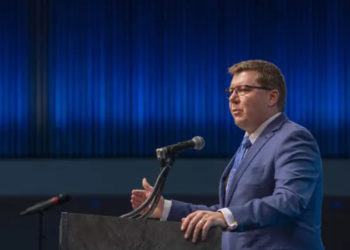 Kanadalı eyalet yetkilisi, önlemleri reddettikten bir gün sonra Koronavirüs'e yakalandığını duyurdu