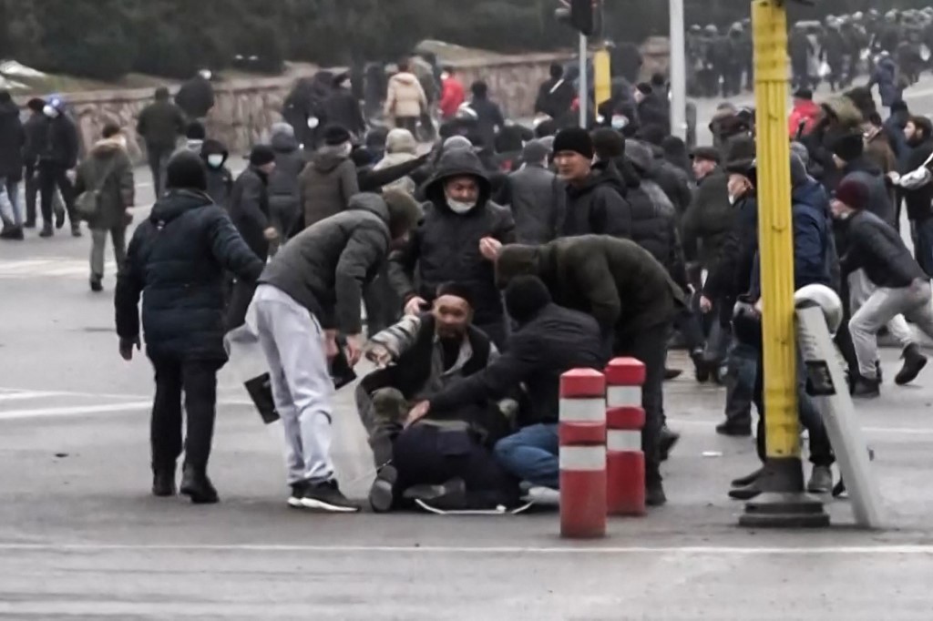 Kazakistan Cumhurbaşkanı protestocuları terörist ilan etti: En kısa zamanda yok edilecekler