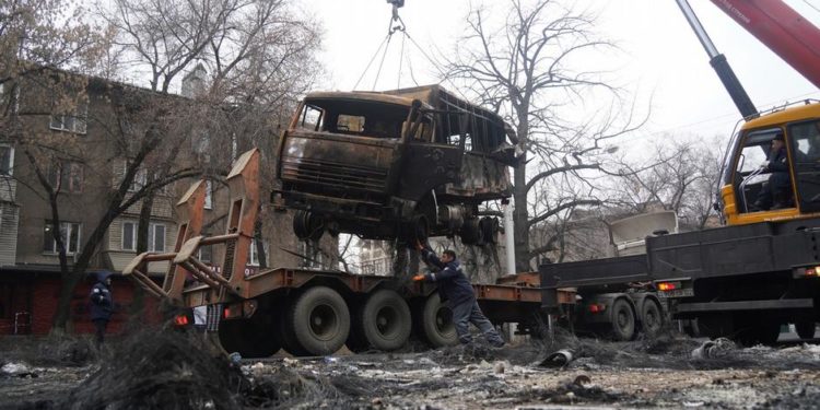Kazakistan'da yaklaşık 8 bin kişi gözaltına alındı