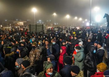 Kazaklar neden sokaklara döküldü?