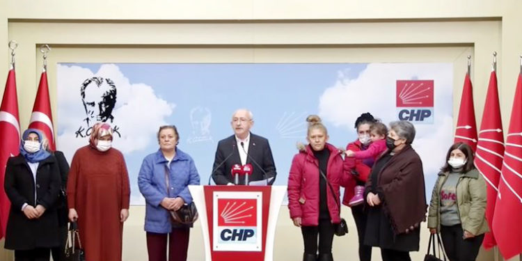 Kemal Kılıçdaroğlu, ev hanımlarıyla buluştu: Tek çalışanı olan aileler, yıkımın eşiğinde