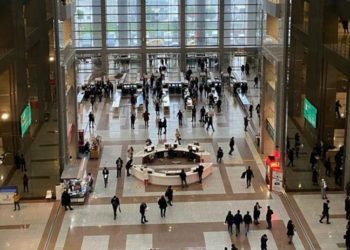 Kendilerini polis diye tanıtarak bir kişiyi öldüren sekiz zanlıdan ikisi tutuklandı