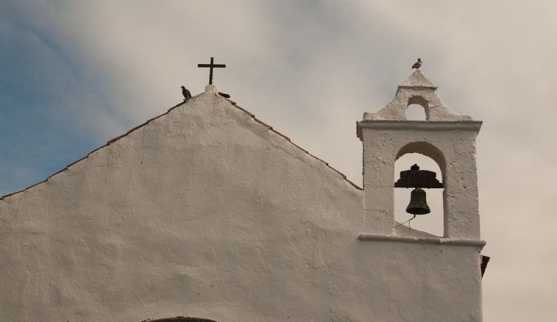 Kilise çanlarını 'gereğinden fazla' çalan rahibe 2 bin euro para cezası