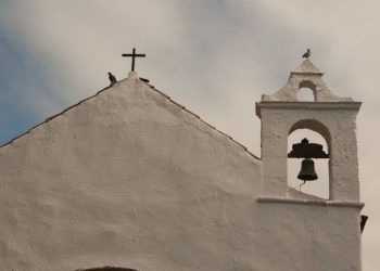 Kilise çanlarını 'gereğinden fazla' çalan rahibe 2 bin euro para cezası