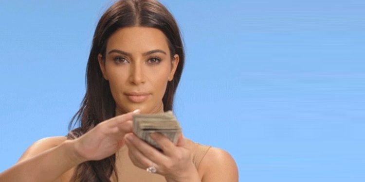 Kim Kardashian ve Floyd Mayweather Jr'a reklamını yaptıkları kripto para birimi nedeniyle dolandırıcılık suçlaması